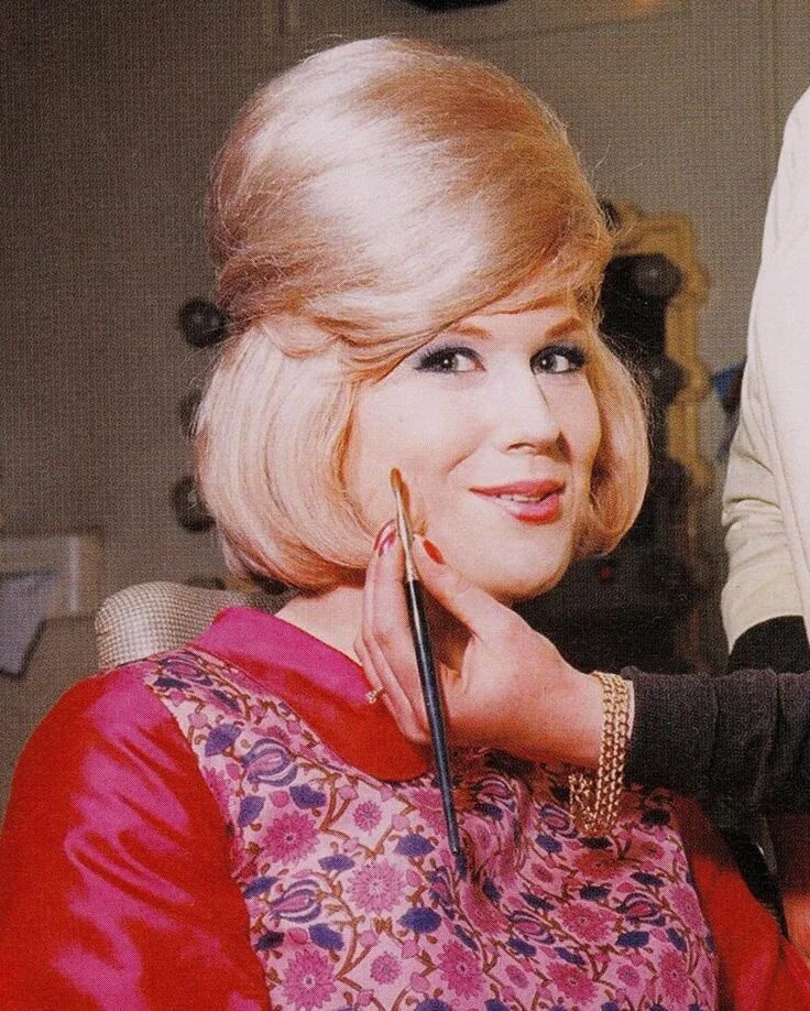 Дасти спрингфилд. Dusty springfield. dusty springfield 1964. dusty springfield в молодости. дасти спрингфилд в молодости.