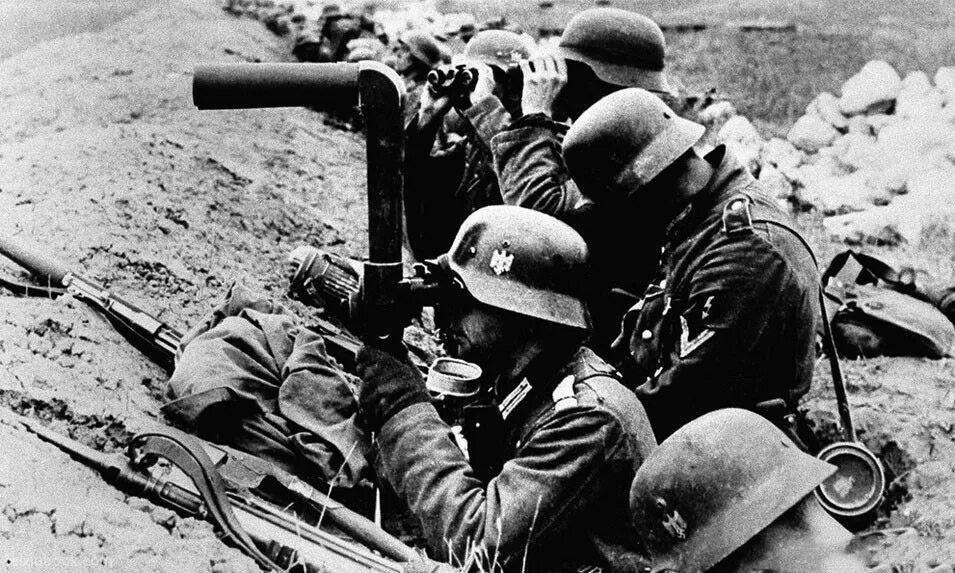 Первая оборона немецких войск. Солдаты вермахта 22 июня 1941. Советские солдаты в окопах 1941. Операция Барбаросса 1941.