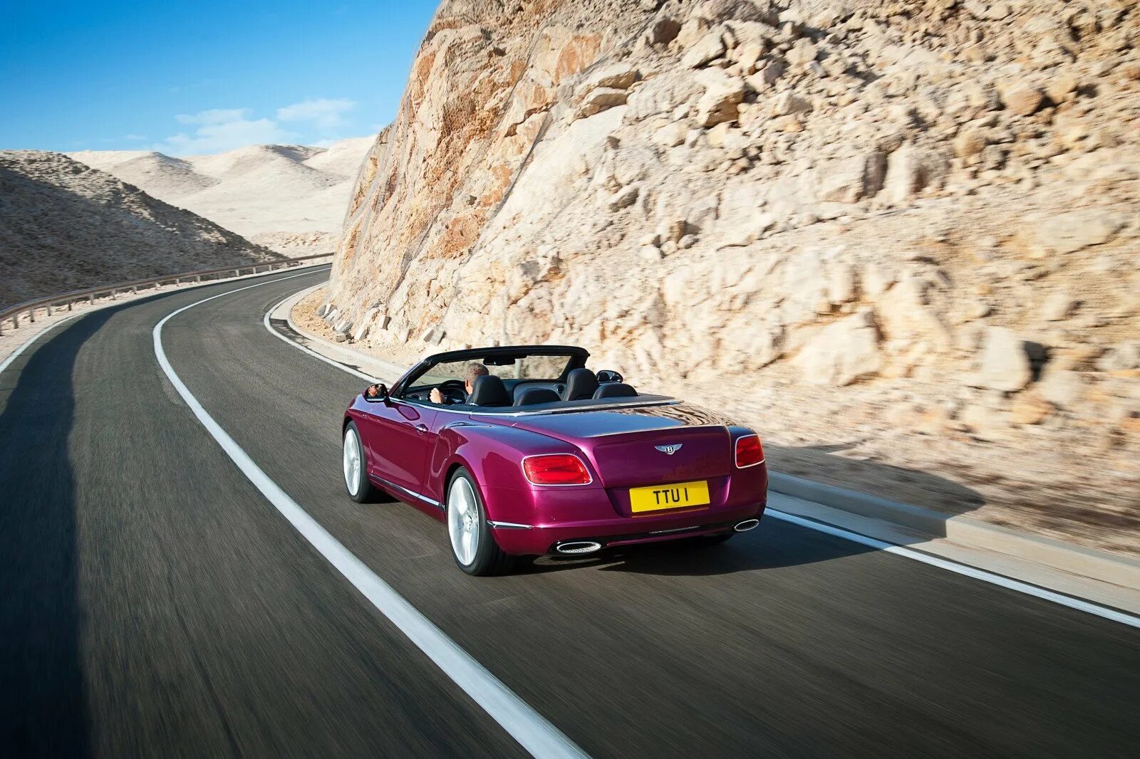 Bentley Continental gt Cabriolet фиолетовый. Машина на дороге. Дороги с машинами. Автомобиль едет. Разгадывать машины