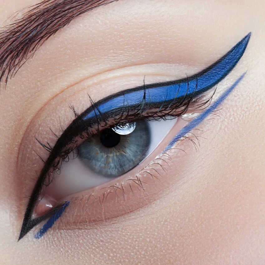 Color eyeliner. Креативные стрелки цветные. Стрелки волны на глазах. Арт стрелки на глазах. Красивые двойные стрелки.