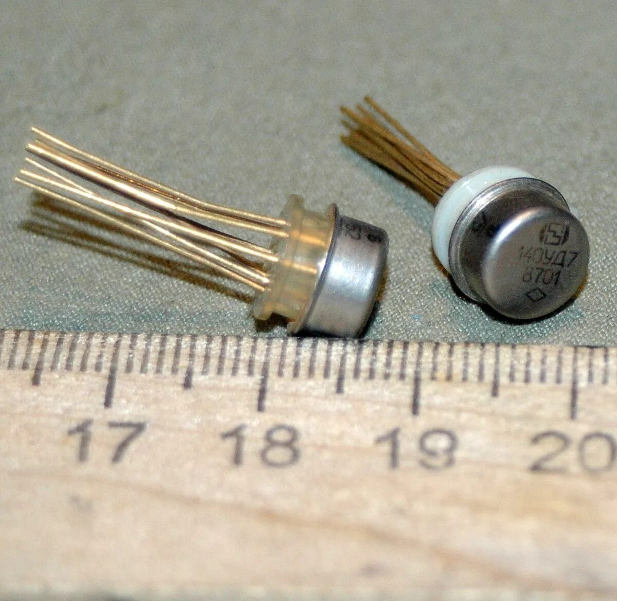 V; м1500. н90. км 5 н90. радиодеталь в 6. конденсаторы км10 бескорпусные.