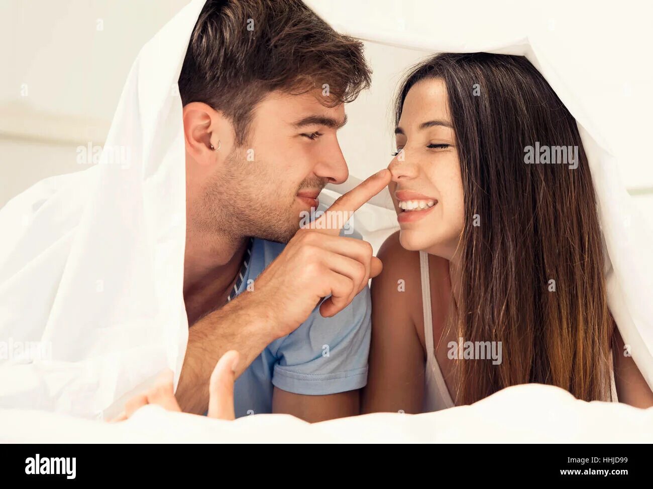 Что значит если трогаешь девушку