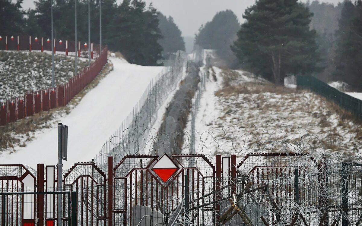 Границы белоруссии сегодня новости последние. Граница Беларусь Польша. Белорусско-польская граница. Стена на границе Польши. Стена на белорусско польской границе.