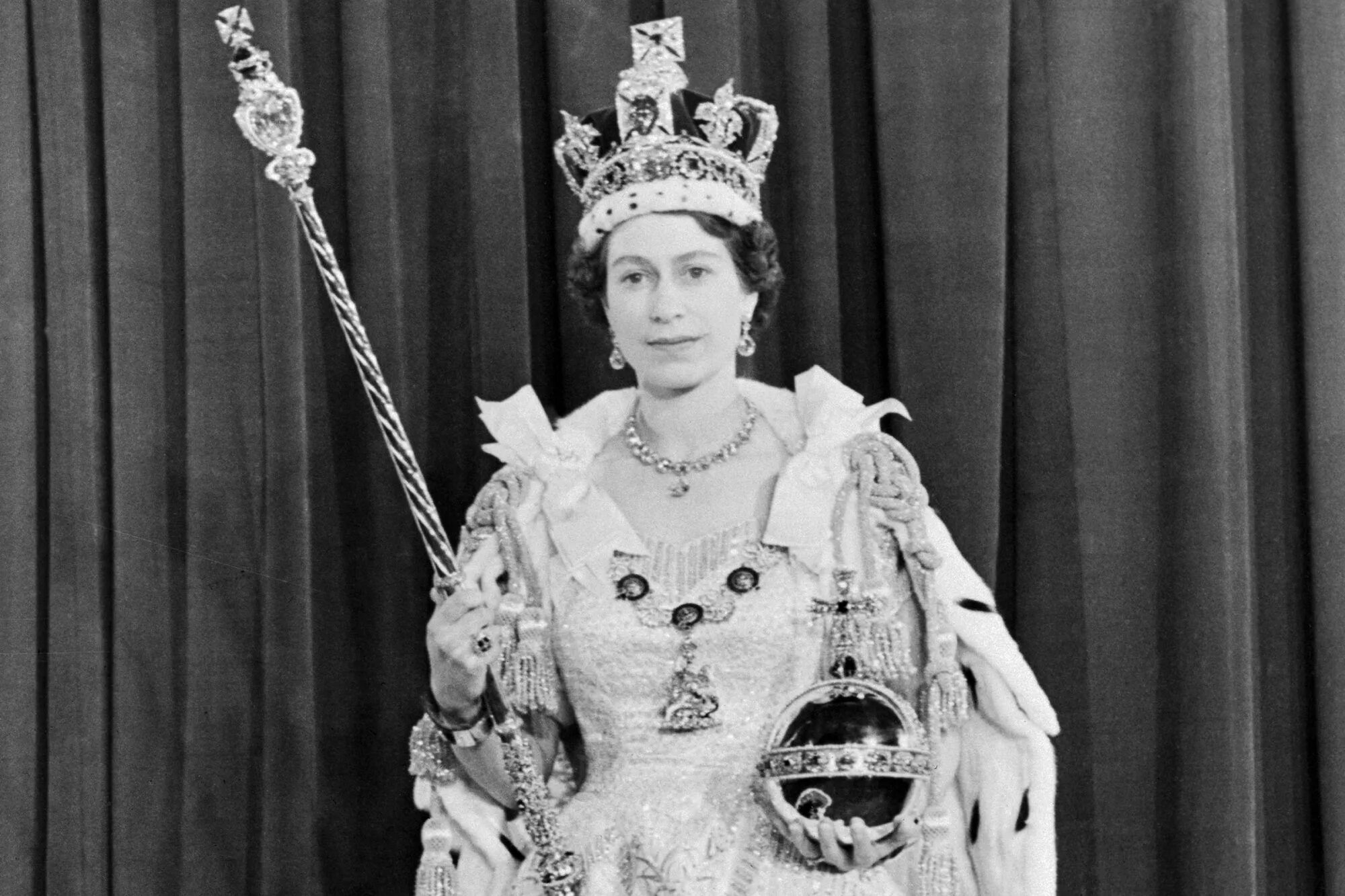 Взойти на престол. Коронация королевы Елизаветы 1953. Королева Елизавета 2 коронация. Елизавета 2 коронация 1953. Королева Елизавета 2 в молодости коронация.