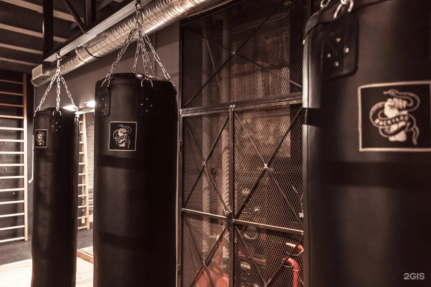 Boxing room. Бокс для дизайна. Комната с боксерской грушей интерьер. Boxing room. Boxing room.