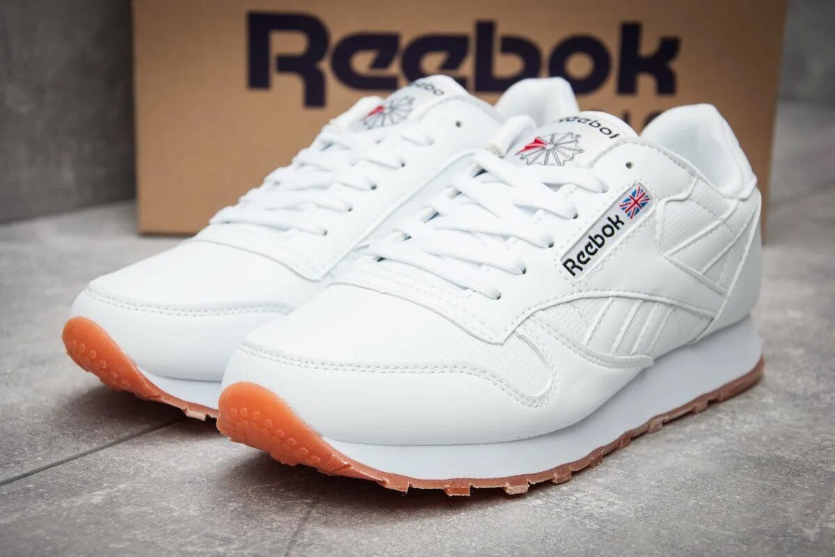 Рибок Классик женские. Reebok Classic белые. Reebok Classic 2200. Кроссовки рибок Классик женские белые.