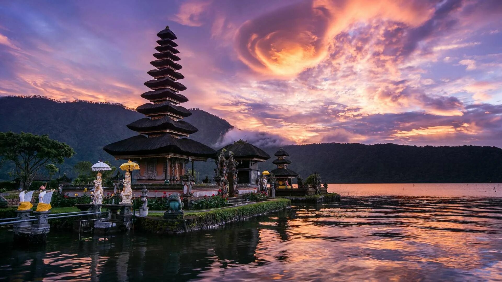 Улун дану Бали. Бали (остров в малайском архипелаге). Храм Пура улун дану. Храм улун дану Батур. Площадь бали