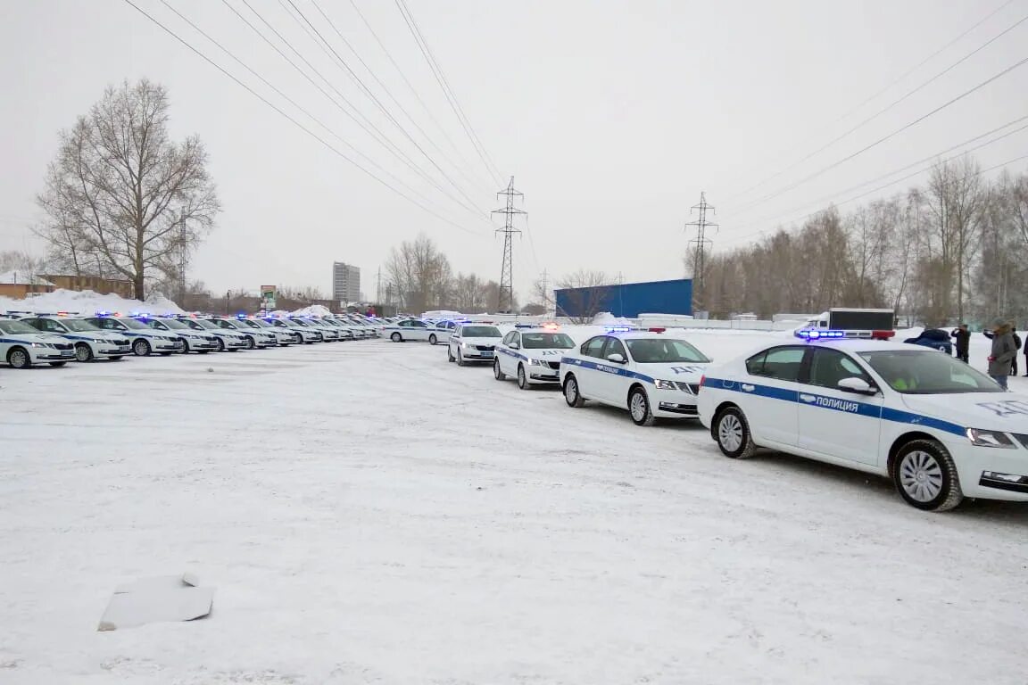 Гибдд куйбышев. Шкода ДПС Новосибирск. Полицейская машина сопровождения. Патрульный автомобиль ГИБДД Шкода.