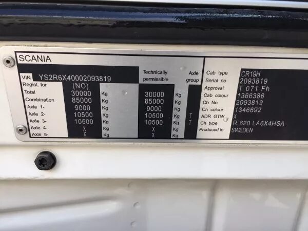 Скания вин номер на раме. Vin номер scania. Маркировочная табличка scania. Скания 113 вин номер. Vin номер scania.