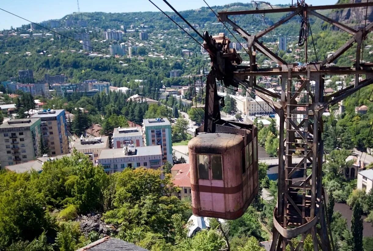 Фуникулер в городе. Фуникулер в городе. Косыгина 28 канатная дорога. Нижегородская канатная дорога нижний новгород. Фуникулер в городе.