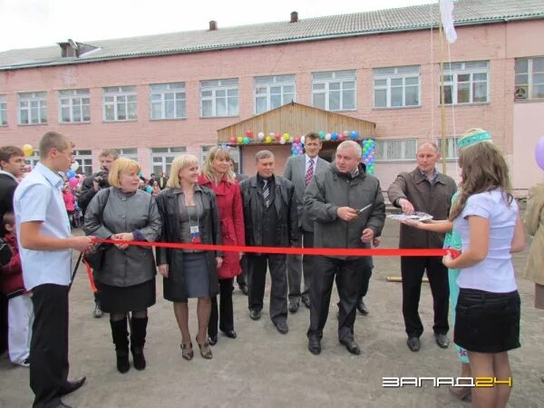 Сайт назаровского городского. Школа 14 Назарово. Школа 4 город Назарово. Школа города Назарово. Школа 9 город Назарово.