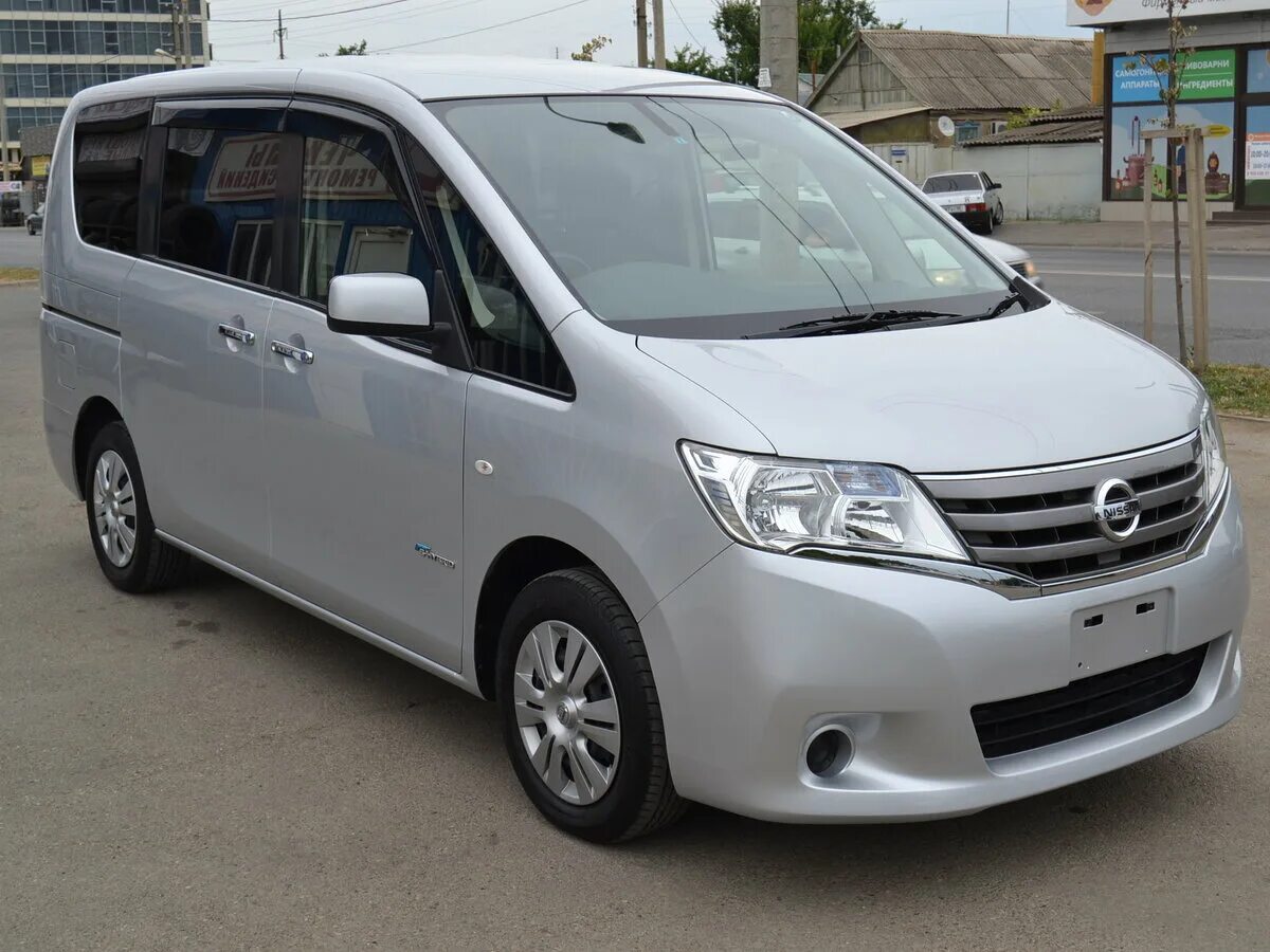 Серена 72. Nissan минивэн Serena. Ниссан Серена 2013. Nissan Serena 2013 год. Ниссан сирена 10 года.