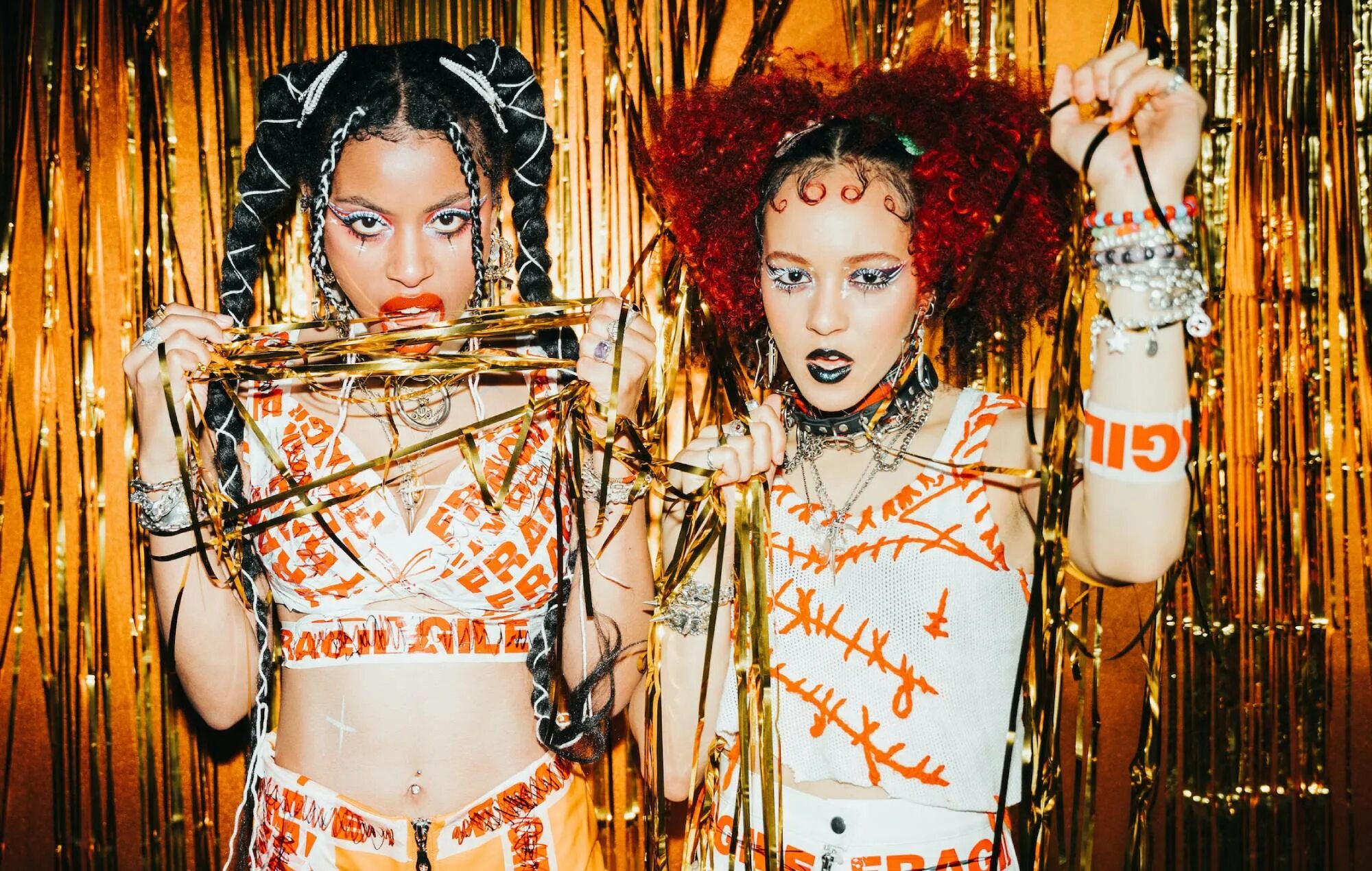 Nova twins дуэт. Nova twins band. Nova twins - supernova. Nova twins band. Nova twins.