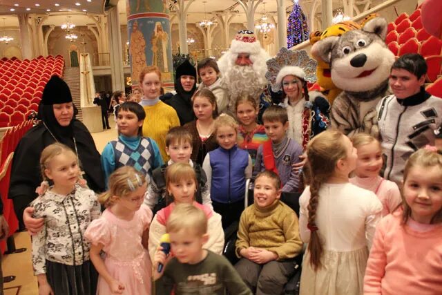 Храм христа спасителя елка зал. Храм христа спасителя представление для детей новогоднее. Храм христа спасителя новогодняя елка. Новогоднее представление в храме христа спасителя 2022. Рождественская сказка в храме христа спасителя 2022.