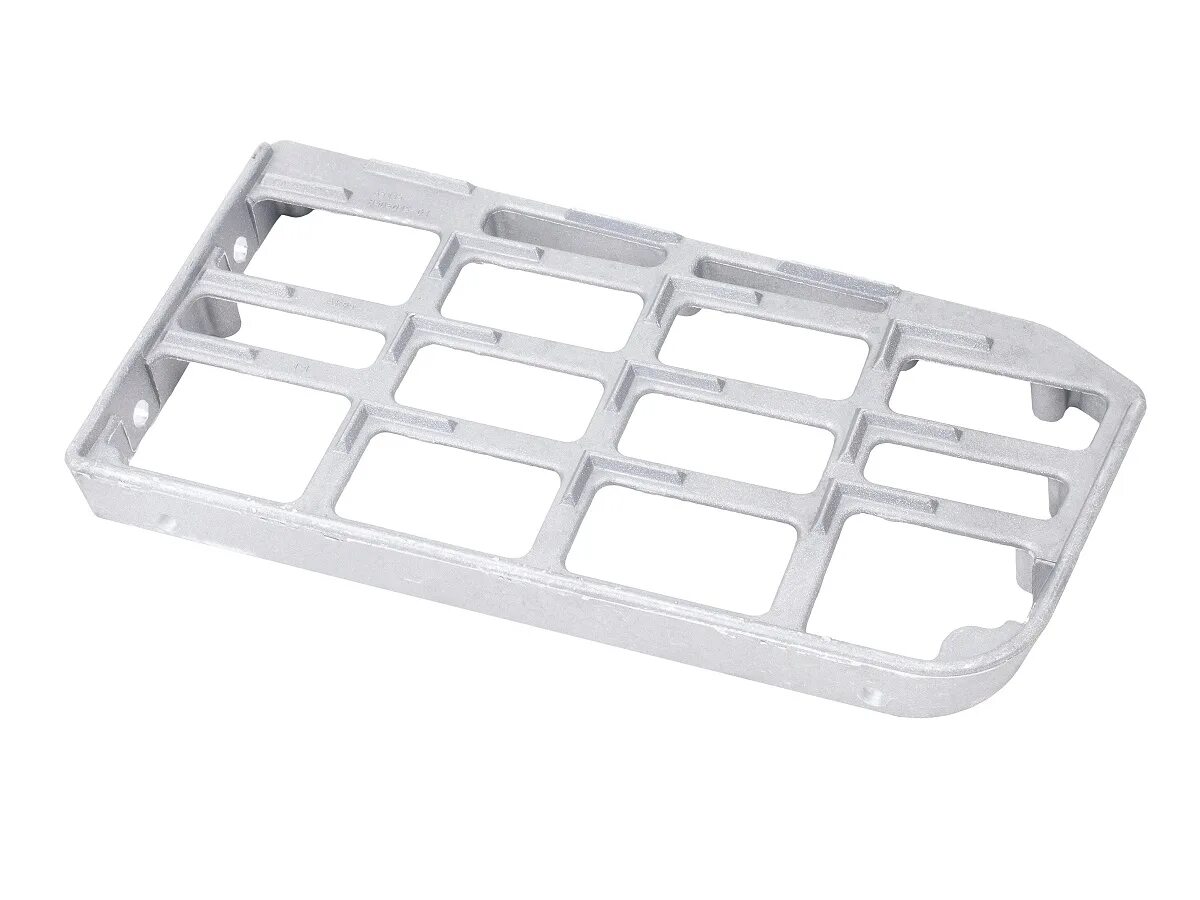 Щиток подножки камаз 43118 левый. Подножка нижняя камаз 6520. Щиток подножки 6520-8405110. 65115-8405111-50 щиток подножки левый. Накладка подножки камаз 65115.