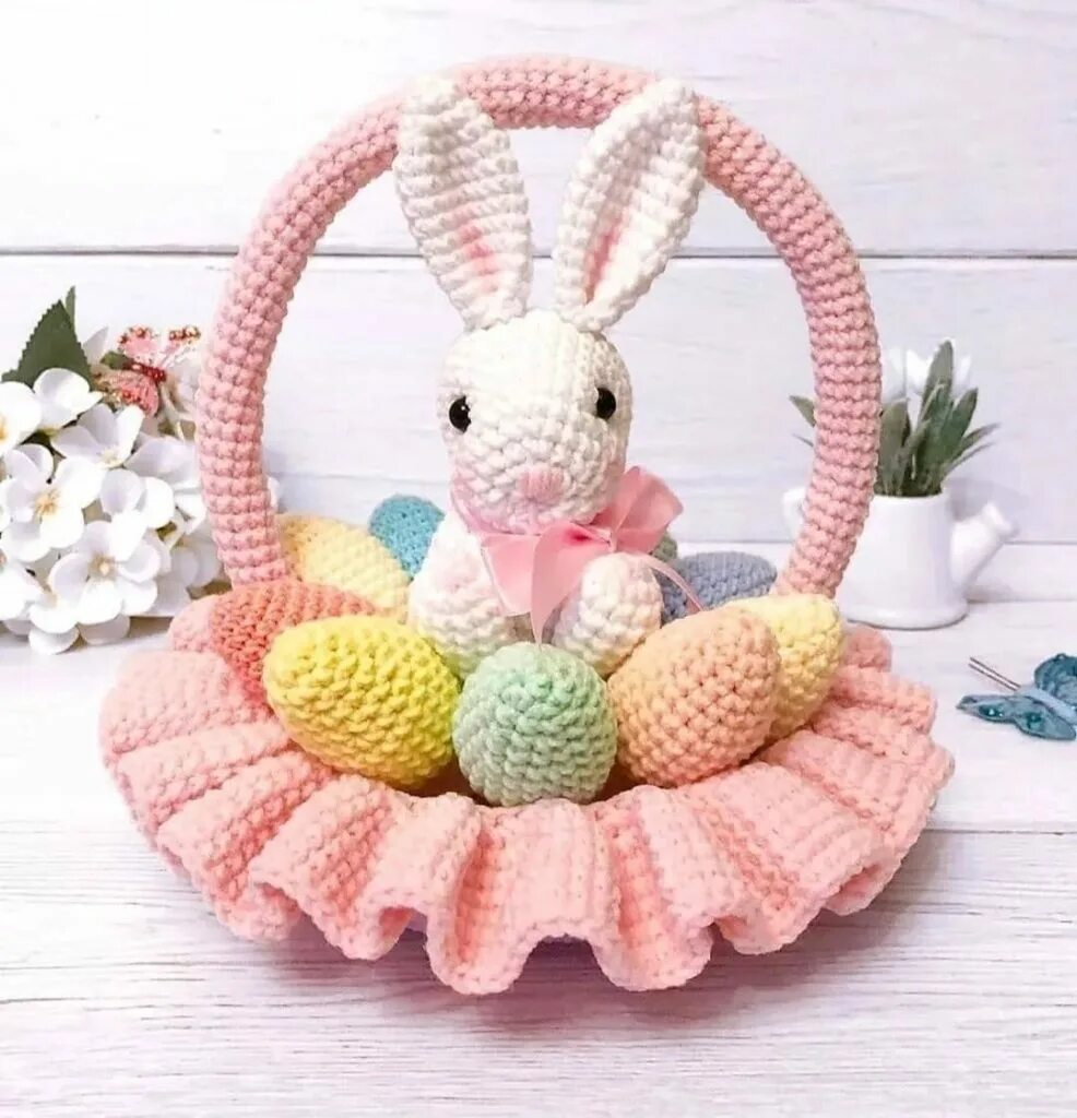 Пасха крючком. Вязание крючком к пасхе. Пасхальные курочки амигуруми. Вязаные сувениры к пасхе. Пасхальное яйцо крючком.