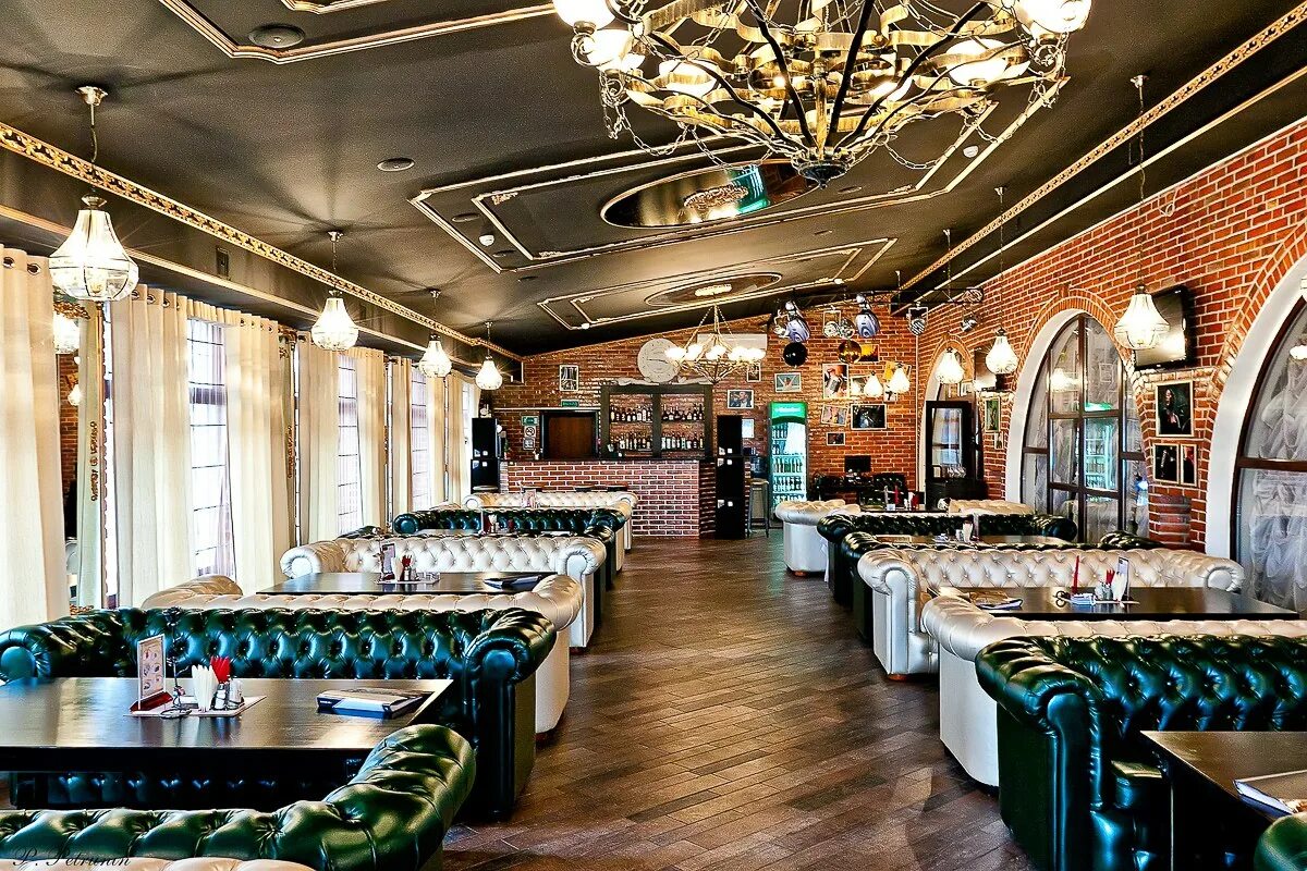 Леонс брянск фото Panorama: Leon's, restaurant, Russia, Bryansk, Bezhitskiy rayon, ulitsa Oleko Du