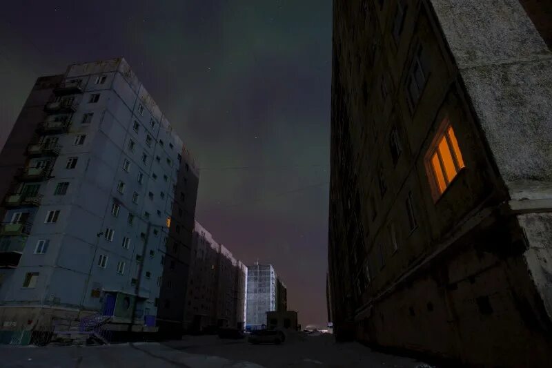 Белые ночи в норильске. Сумеречные ночи в норильске. Какая ночь в норильске. Полярная ночь в дудинке. Какая ночь в норильске.