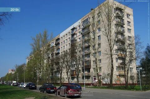 Космонавтов 82
