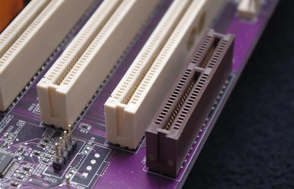 Pci express это. Agp 4x разъем. разъемы pci-e и agp. разъем видеокарты pci-e x16. разъем agp и pci.