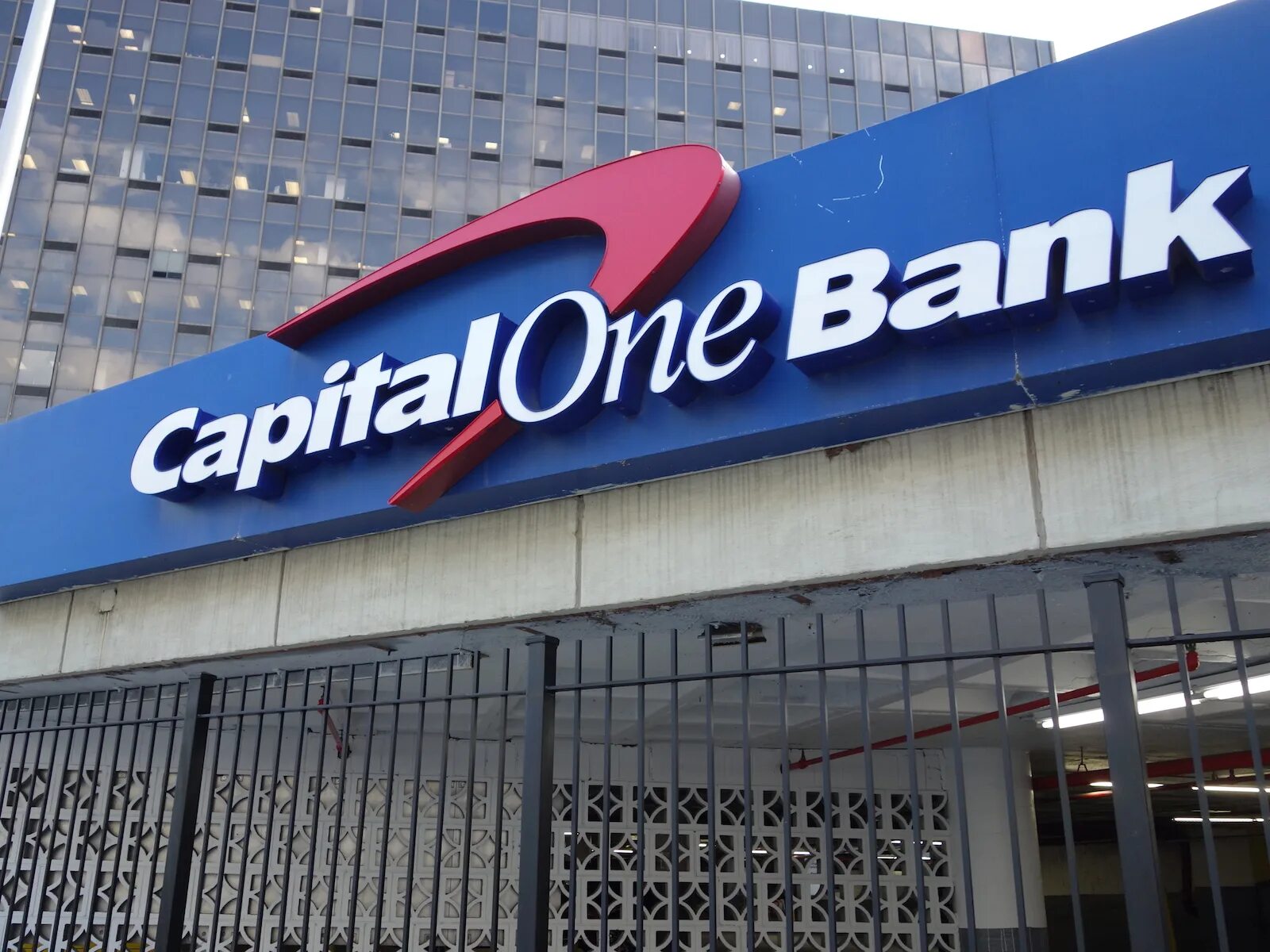 B 1 capital. Capital one. Капитал уан банк. Capital one Bank (USA), N.A.. Capital one logo.