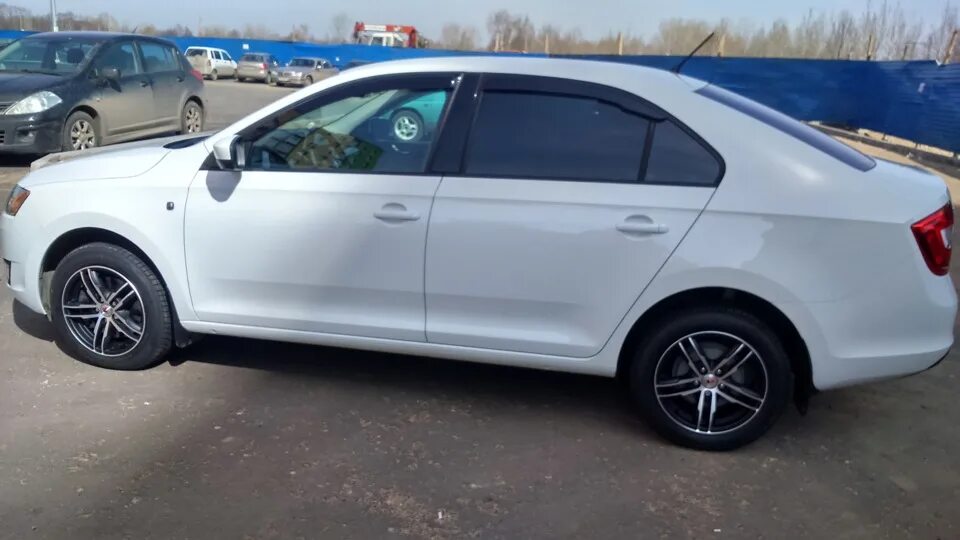 Диски на рапид 15 радиус. Skoda Rapid r15. Диски Skoda Rapid r15. Литье r15 Шкода Рапид 1.6 90. Диски Скад r15 на Шкода Рапид.