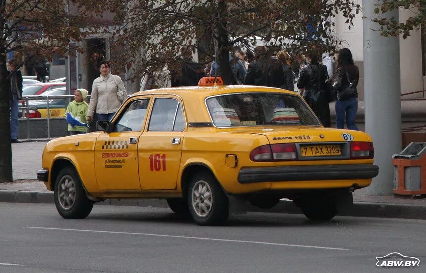 Минская такси. Волга 3110 новое желтое такси. такси 1994 волга. таксист на волге. желтая волга такси 2000е.