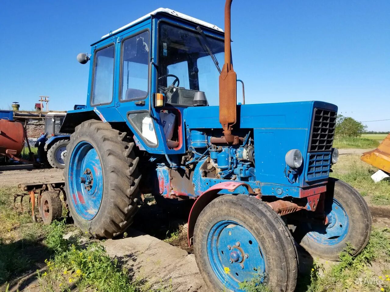Купить трактор бу оренбургской области. МТЗ-80 трактор. Трактор - т МТЗ 80. Трактор МТЗ 80 82. Синий трактор МТЗ 80.