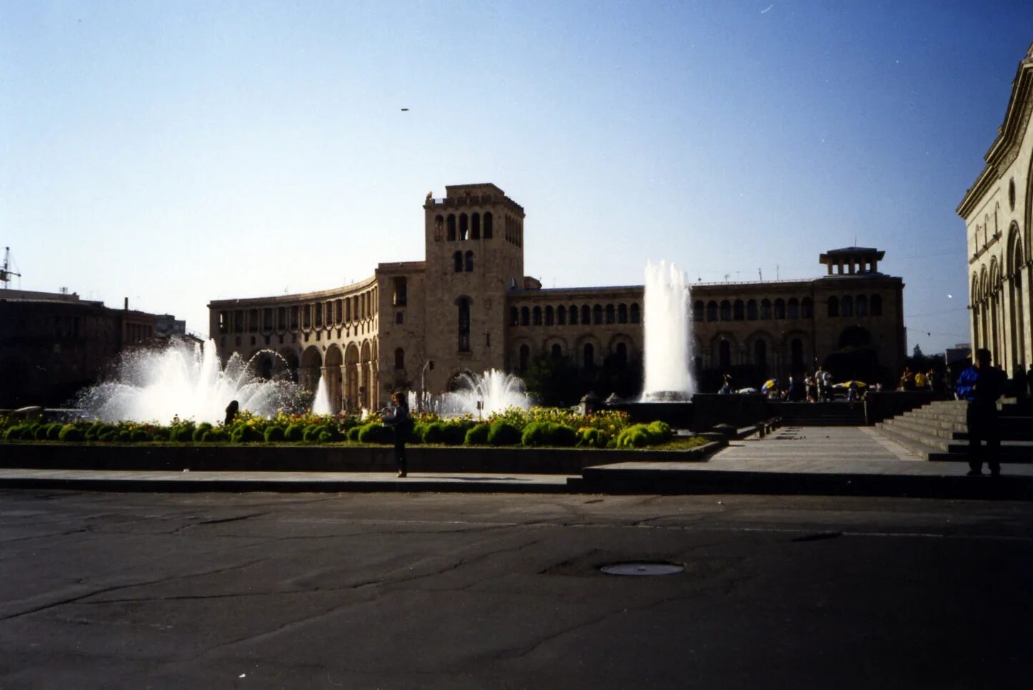 Площадь Республики Ереван. Репаблик сквер Ереван. Армения Ереван площадь Республики. Площадь Republic Square Армения.