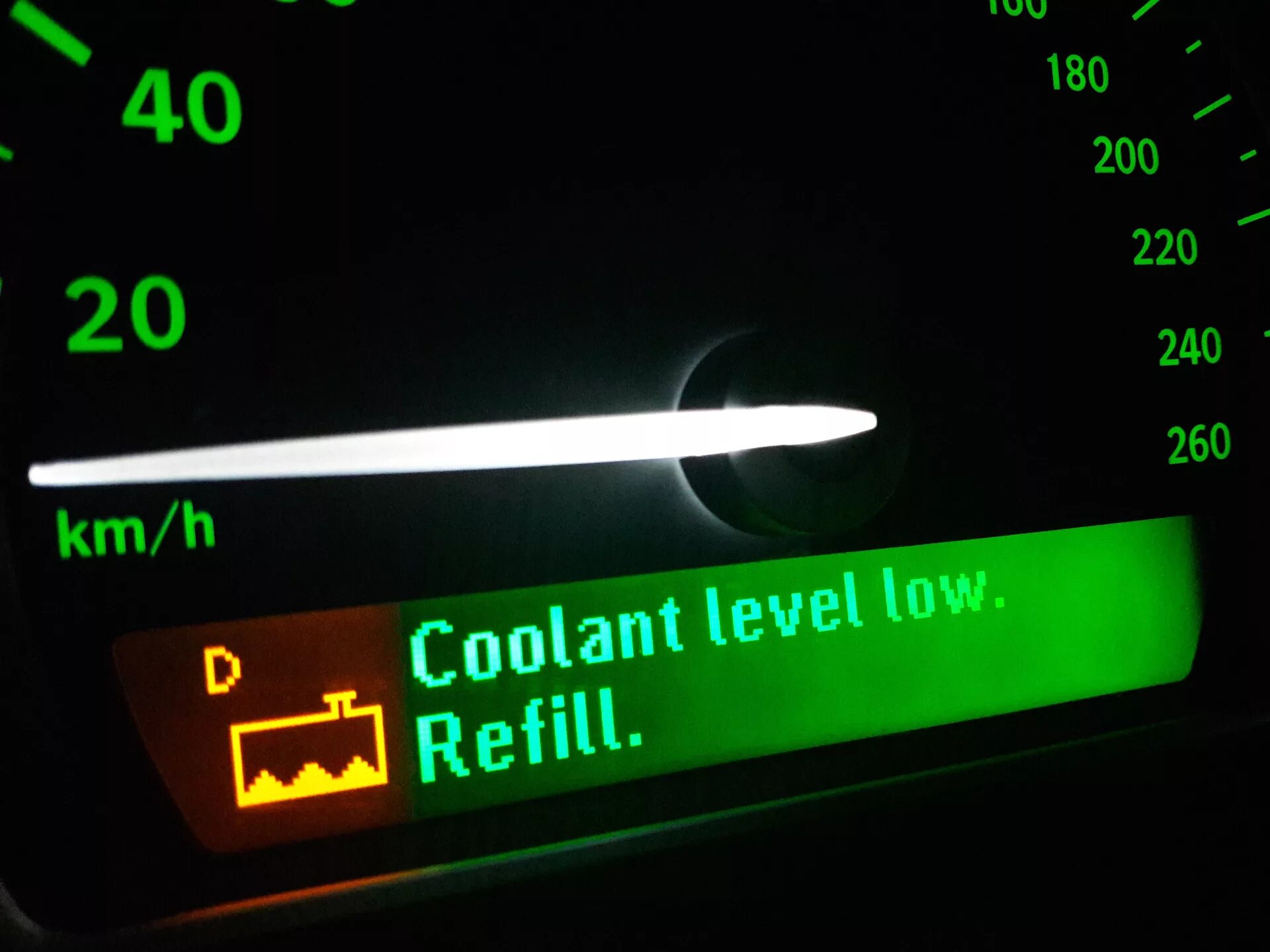 Coolant level check opel astra h. Coolant level low. Coоlant lever на машине ошибка. Coolant level too low ситроен с4. Coolant level low.