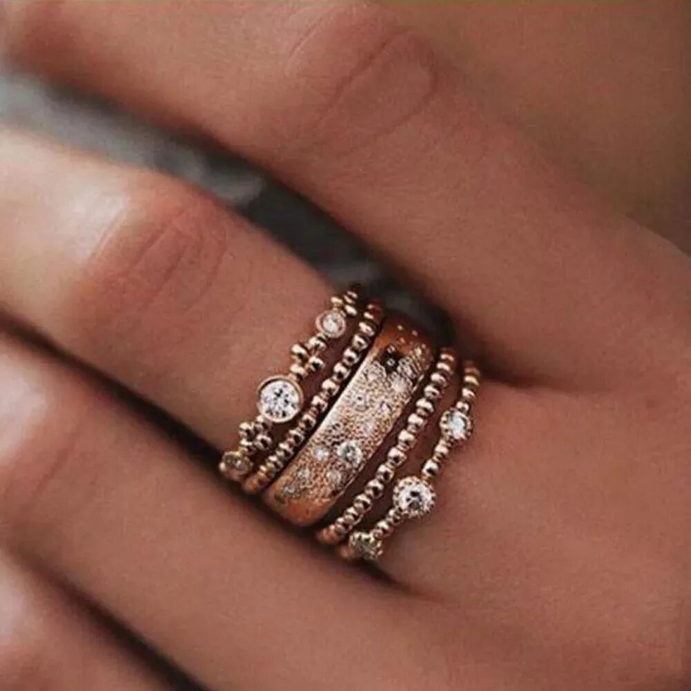 Красивое кольцо на палец. Фаланговые кольца Пандора. Миди Рингс кольцо. Кольцо de Grisogono Allegra Pink Gold Ring. Необычные кольца.