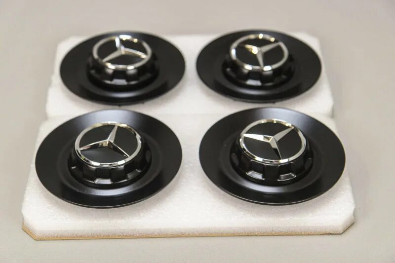 Крышки ступицы диска. А00040069009283 Mercedes-Benz крышка ступицы колеса. Крышка ступицы Мерседес w212. Крышка ступицы Мерседес. Черные колпаки ступицы Mercedes w213.