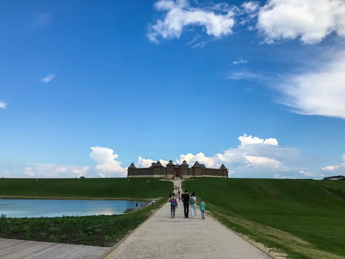 Прикольные мечта воронеж. Свадебный салон степана разина воронеж. Дворец на кудыкиной горе. Мечта воронеж. Мечта воронеж.