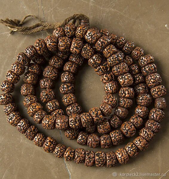 Бусы из тибета. Тибетские бусины дзи. Древние тибетские бусины. Тибетские бусы. Плоские тибетские бусины с иероглифами.