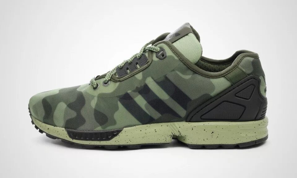 Адидас хаки. Adidas ZX Flux хаки. Torsion adidas кроссовки хаки. Adidas Torsion зеленые. Adidas Torsion кроссовки милитари.