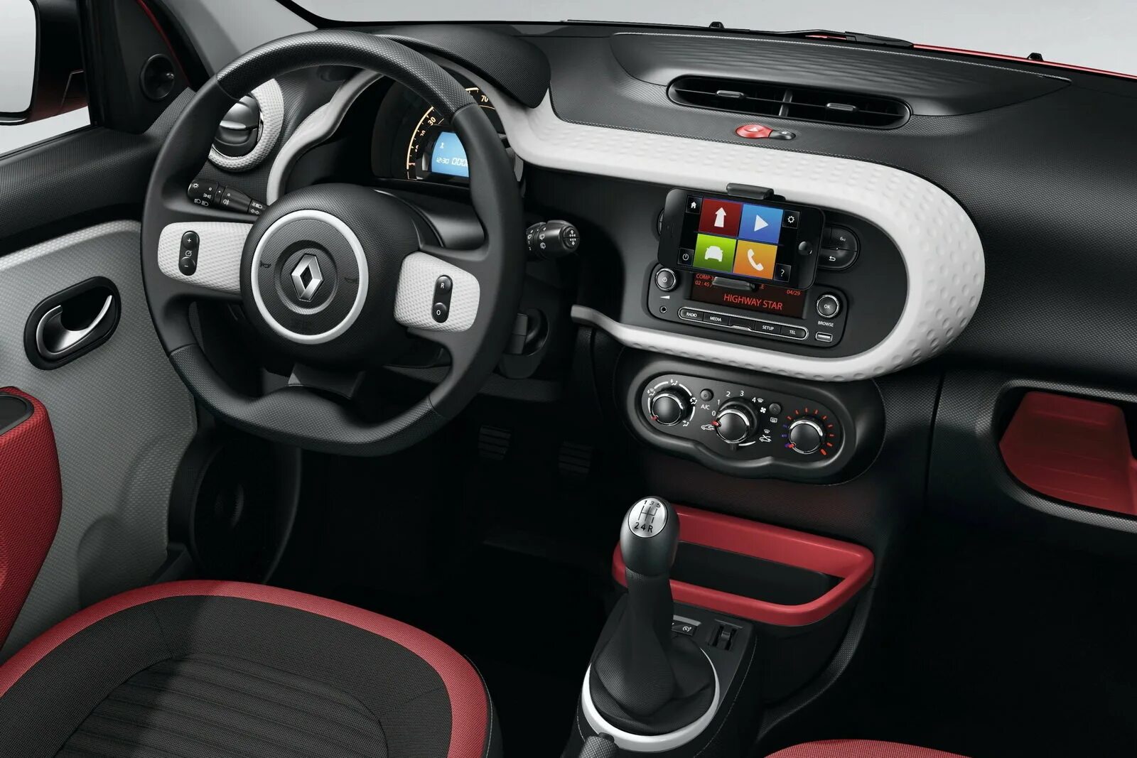 Renault Twingo 2 салон. Рено Твинго 2018 салон. Renault Twingo 1 салон. Renault Twingo 2012 Interior. Рено драйвер