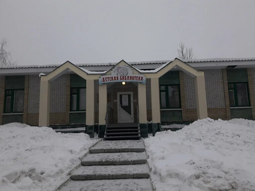 можгинская модельная библиотека. библиотека байтерякова можга. модельная библиотека в наговицынском микрорайоне можга. библиотека ижевск. центральная библиотека можга.