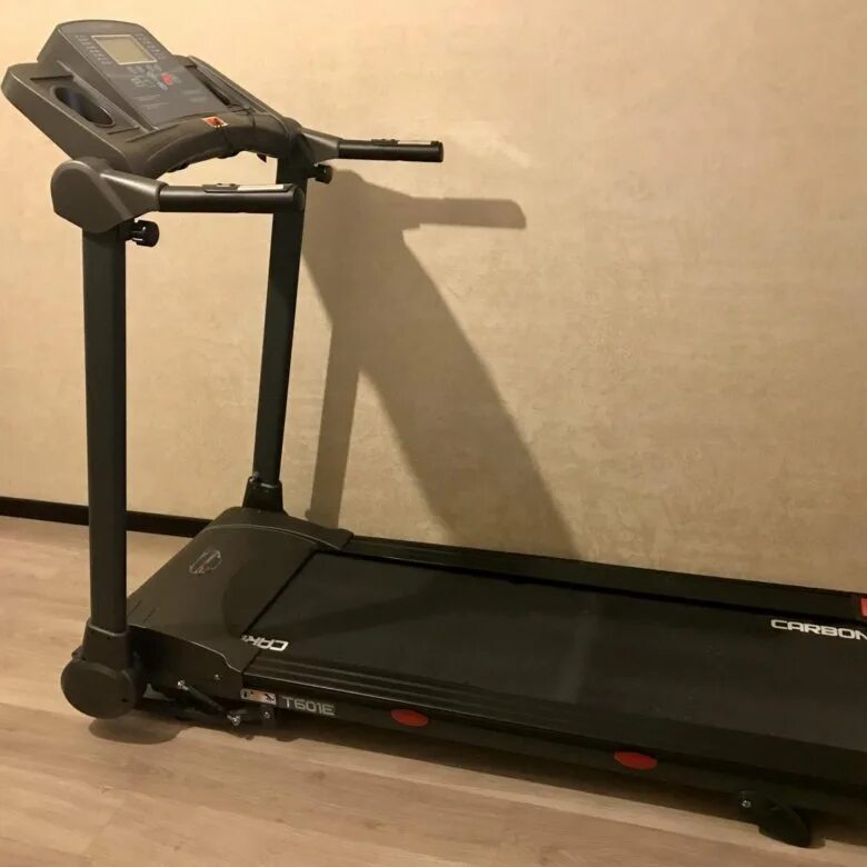 Куплю бу беговую дорожку недорого. Carbon Fitness t601e. Беговая дорожка Carbon Fitness. Беговая дорожка Carbon Fitness Neman. Беговая дорожка карбон т500.