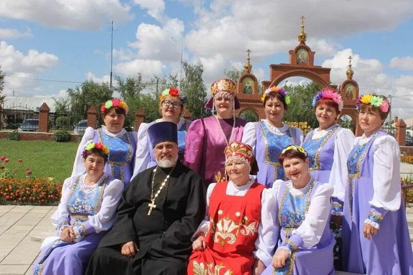 Погода в адамовке оренбургской области на неделю. Село Адамовка. Адамовка храм Покрова Оренбургская область. Адамовка Оренбургская область фото. Адамовка Оренбургская область население.