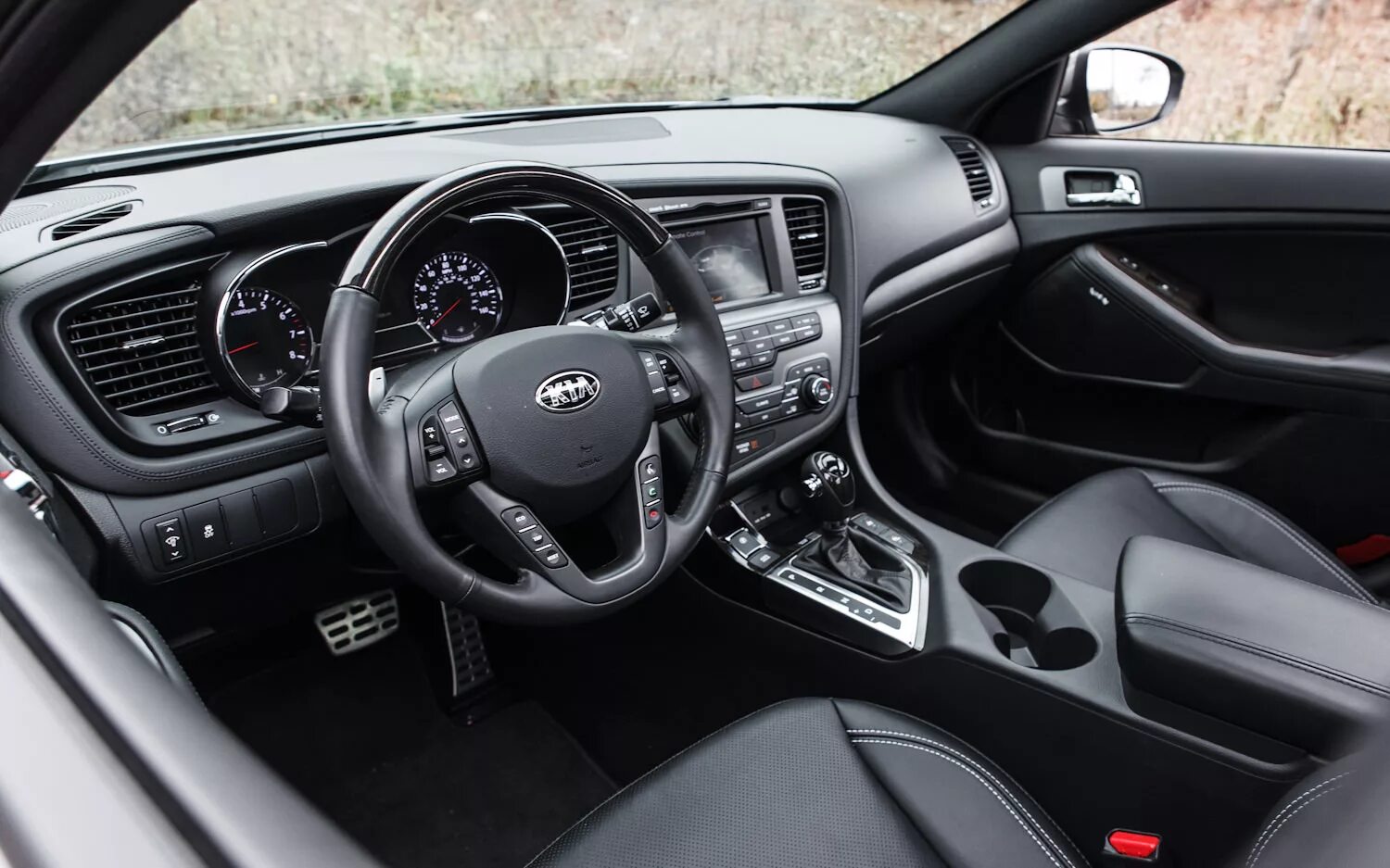 А5 на механике. Kia Optima 2013 Interior. Kia Optima 2020 салон. Киа Оптима 2020 комплектация Люкс. Kia Оптима к5.