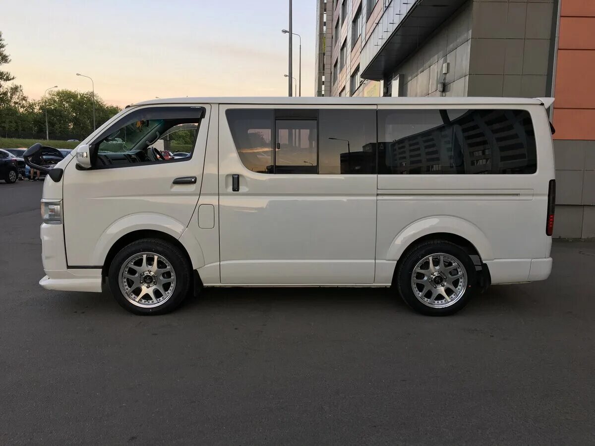Toyota hiace 200. Toyota hiace 200. Toyota hiace (h200) 2004-2010. Toyota hiace h200 combi. Toyota hiace h200 2009.