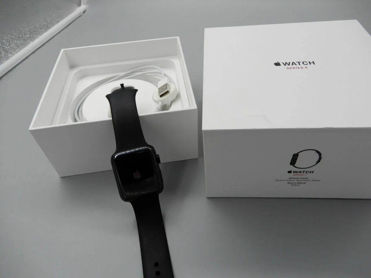 Apple watch series 3 42 mm black. Apple watch series 7 упаковка. Часы эпл вотч 6 коробка. Эпл вотч 7 коробка оригинальная. Оригинальная коробка апл вотч 7.