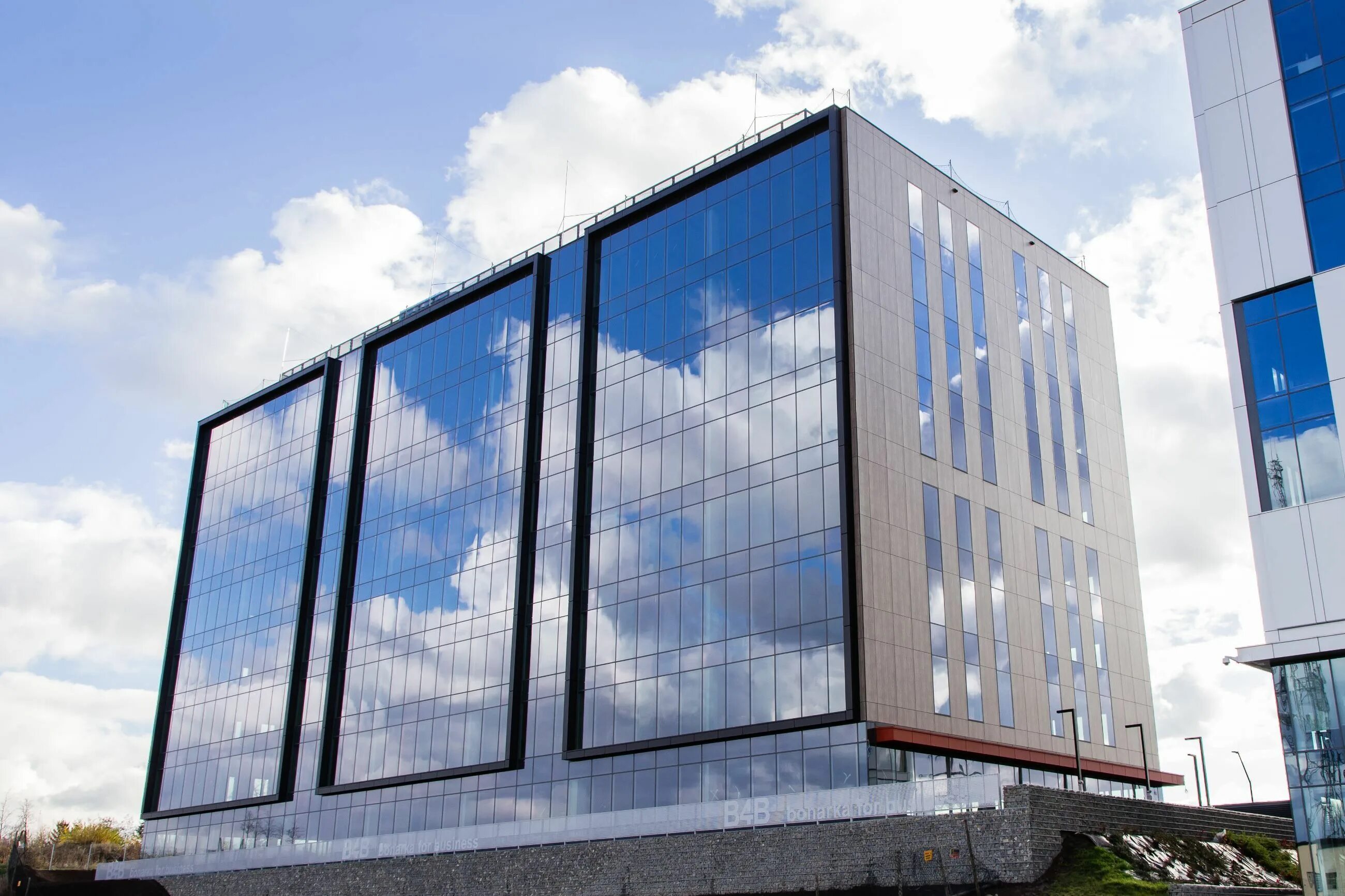 Кубизм в архитектуре. F building. Mvrdv башня. Плит rockpanel. Baobo bacela.