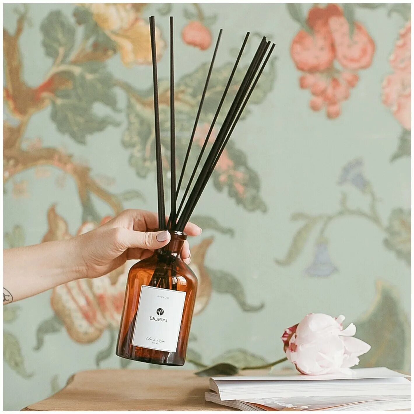 (4 рефила). Диффузор kaori m аромат pear fressia, 1 шт. Каори диффузоры. Кильян аромадиффузор. Каори диффузоры.