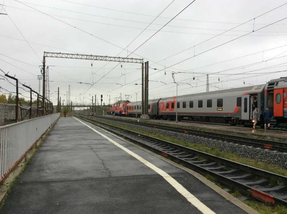 Апатиты вокзал железнодорожный. Апатиты вокзал железнодорожный. Станция апатиты мурманская область. Станция апатиты 1. Жд апатиты.