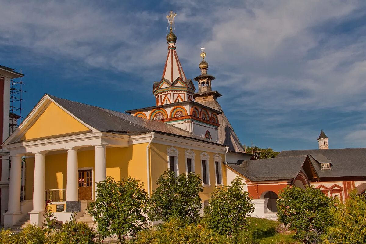 Окрестности звенигорода. Саввино-Сторожевский монастырь Звенигород. Троицкая Церковь Саввино-Сторожевского монастыря. Спасо-Сторожевский монастырь в Звенигороде.