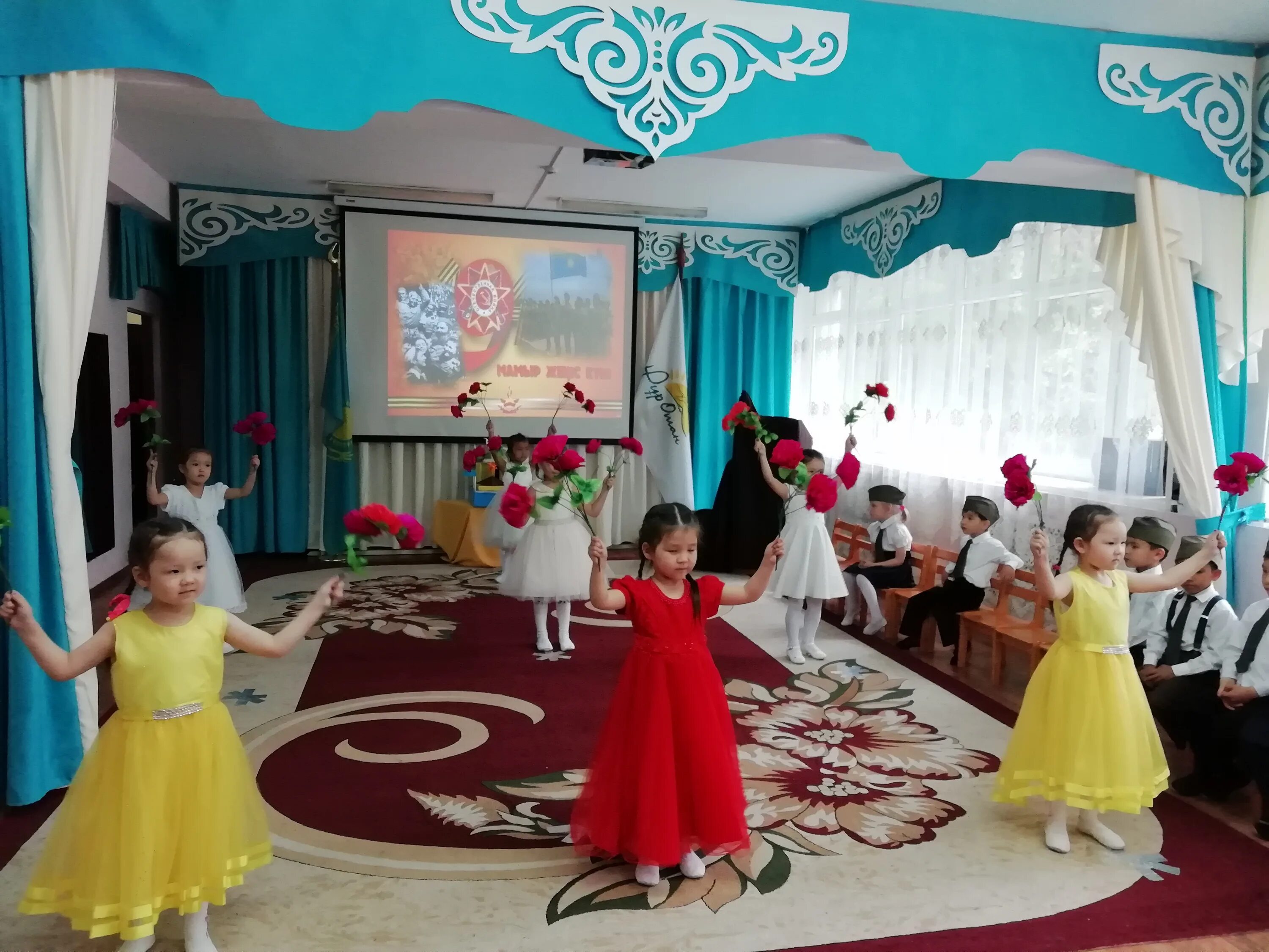 8 наурызға оформление балабақша. 8 наурыз оформление. сценарий 8 наурыз балабақша ересек тобы. сценарий 8 наурыз балабақша ересек тобы. 8 наурыз открытка.