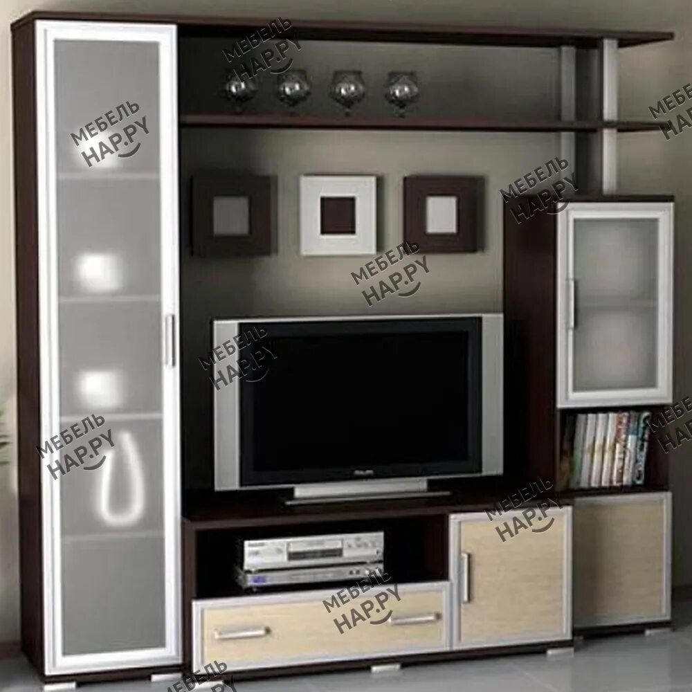 телевизор на деревянной панели. стенка с полкой под телевизор. навесная полка для телевизора. деревянная панель под телевизор. модульная гостиная симпл.