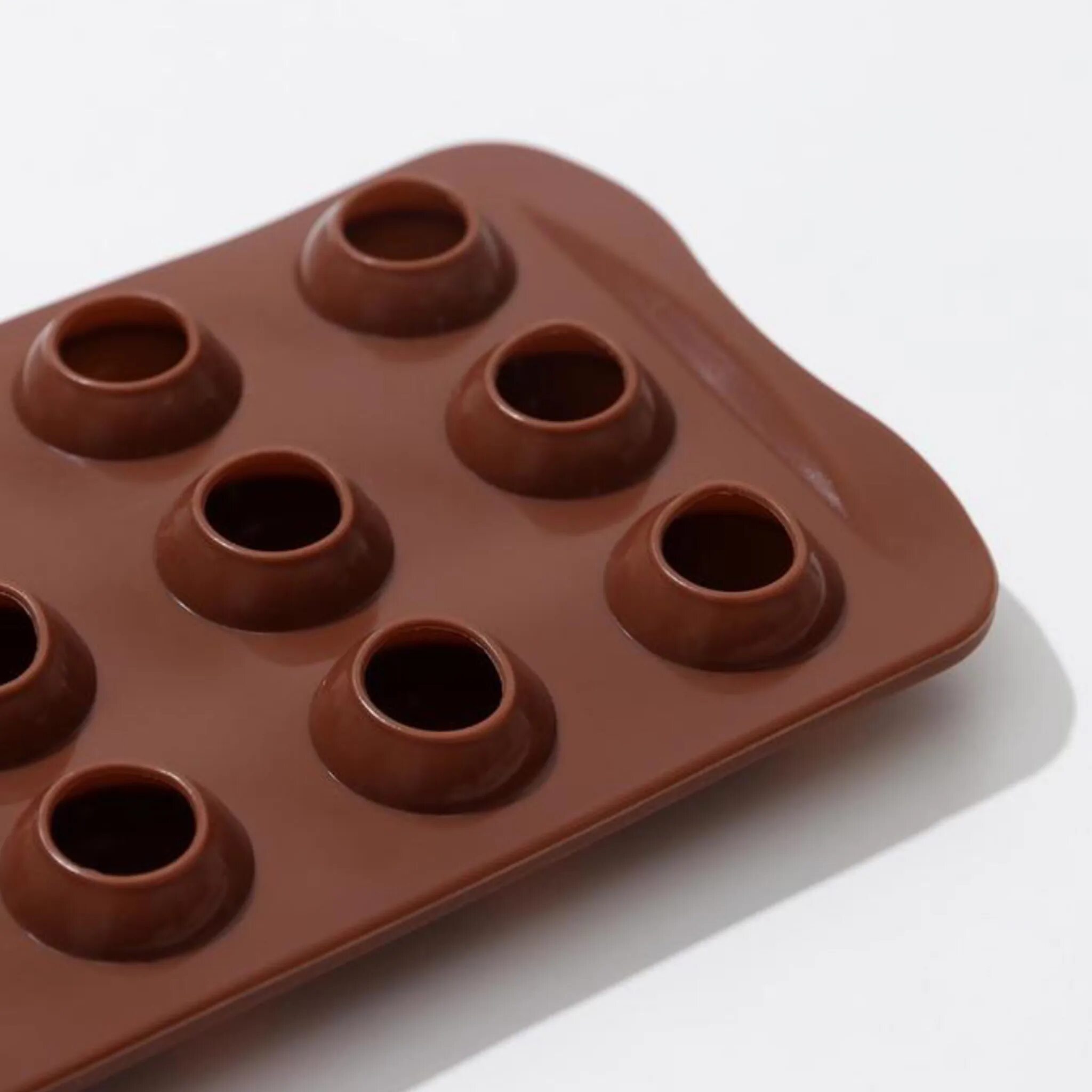 Силикон 15. Форма силиконовая полусфера 4 см 15 шт тортомастер. Форма для шоколада следы. Форма сердце cupido 30 silikomart. Форма силиконовая полусфера 15 ячеек.