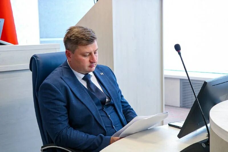 задержание генерального директора белаз. директор белаз. задержание генерального директора белаз. взяли за взятку генерального директора. никифорович сергей олегович белаз.